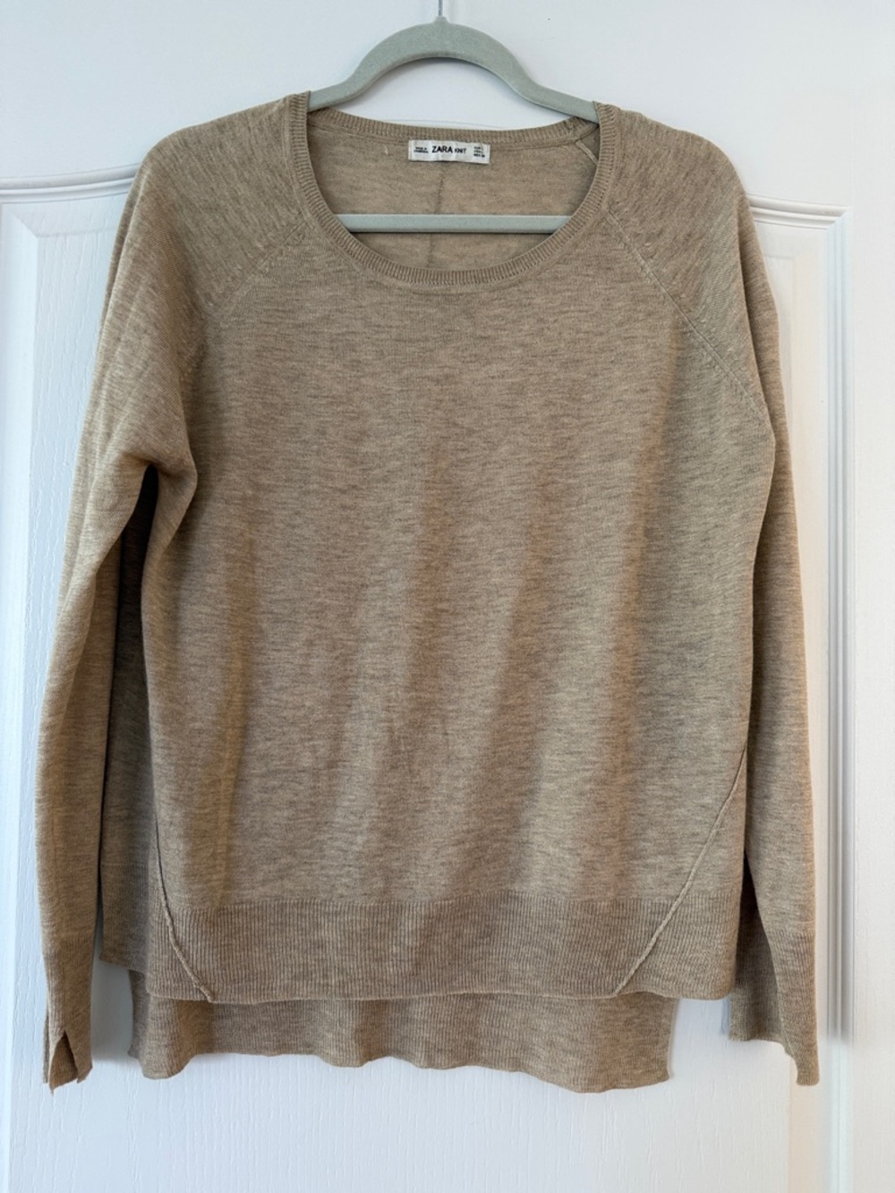 Zara Women’s Beige Crewneck Sweater - Large
